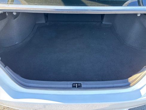 Used 2020 Toyota Camry SE image 26