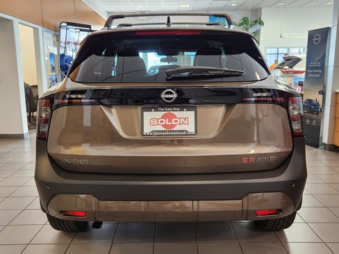 New 2026 Nissan Kicks SR w/ Cold Weather Package AWD/4WD image 3