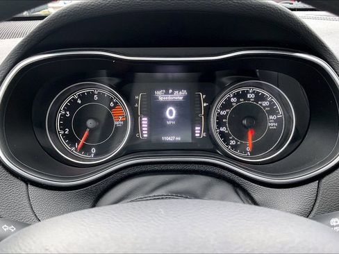 Used 2019 Jeep Cherokee Latitude w/ Popular Appearance Group image 20