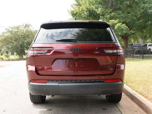 Used 2022 Jeep Grand Cherokee L Laredo RWD image 7