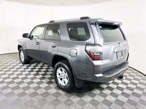 Used 2022 Toyota 4Runner SR5 image 5