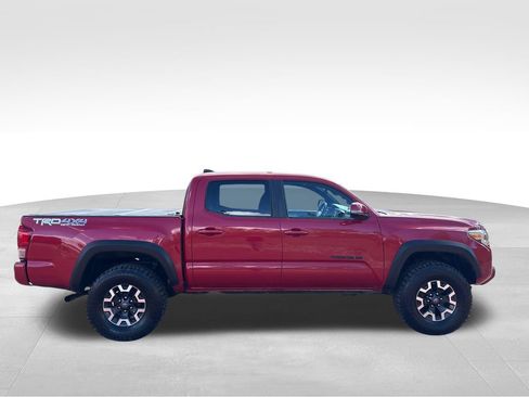 Used 2016 Toyota Tacoma TRD Off-Road AWD/4WD image 8