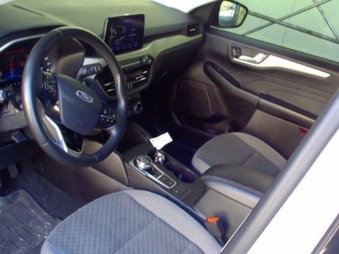 Used 2021 Ford Escape SE w/ SE Sport Appearance Package AWD/4WD image 14
