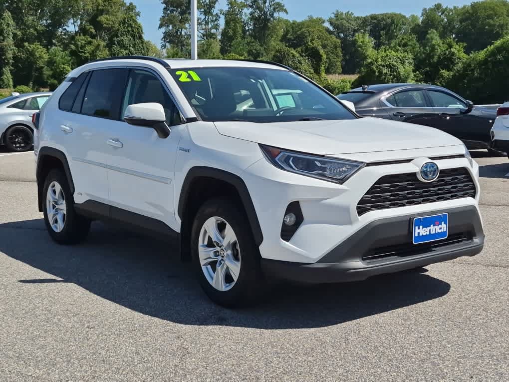 Used 2021 Toyota RAV4 XLE w/ Convenience Package AWD/4WD image 2