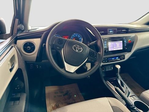 Used 2018 Toyota Corolla LE FWD image 21