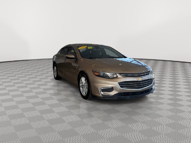 Used 2018 Chevrolet Malibu LT FWD image 2