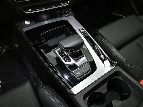 Certified 2025 Audi Q5 2.0T Premium Plus w/ Premium Plus Package image 12