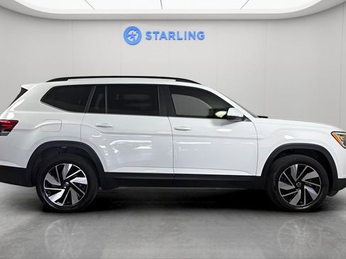 Used 2024 Volkswagen Atlas SE FWD image 11