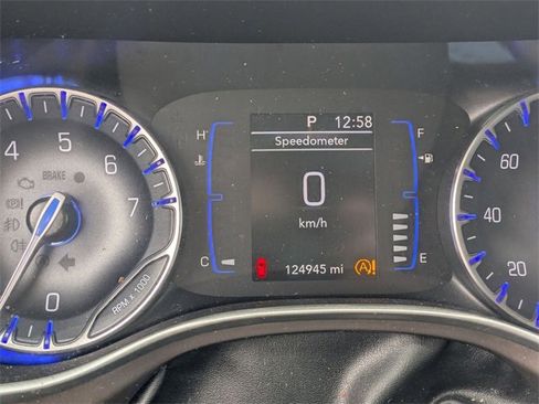 Used 2021 Chrysler Voyager Lxi image 19