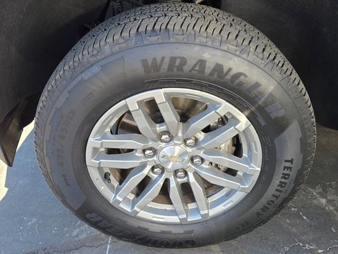 Used 2024 Chevrolet Colorado LT w/ LT Convenience Package III image 4