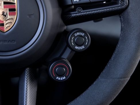 Used 2025 Porsche Taycan GTS image 15