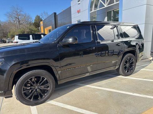 Used 2022 Jeep Grand Wagoneer Series II AWD/4WD image 13