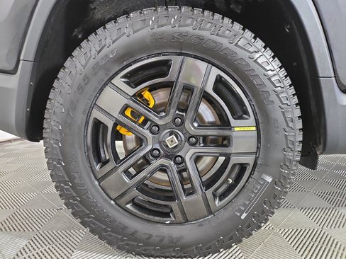 Used 2023 Rivian R1T Adventure AWD/4WD image 12