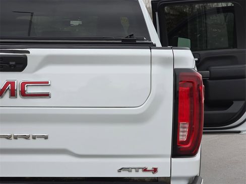 Certified 2022 GMC Sierra 3500 AT4 w/ Gooseneck/5TH Wheel Package image 33