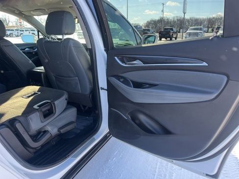 Used 2019 Buick Enclave Essence image 41