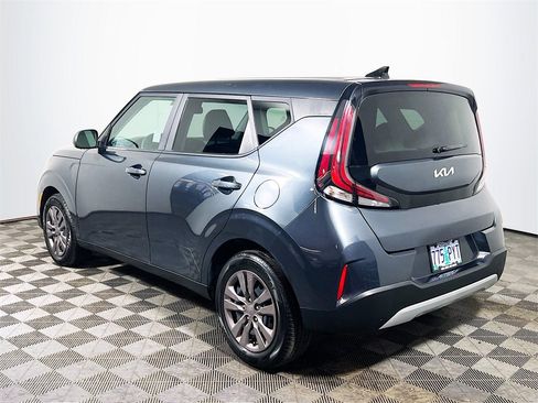 Used 2023 Kia Soul LX image 6