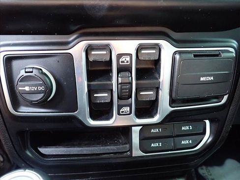 Used 2021 Jeep Gladiator Overland AWD/4WD image 19