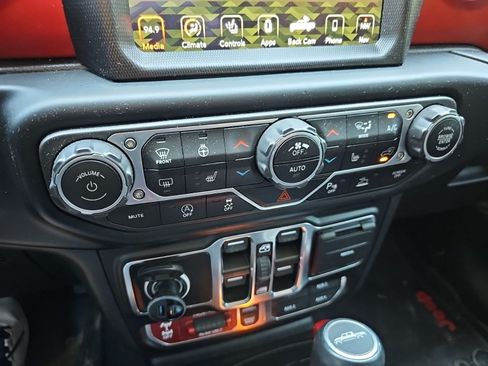 Used 2023 Jeep Gladiator Rubicon w/ LED Lighting Group AWD/4WD image 20