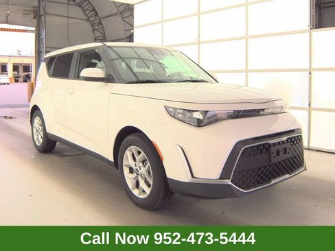 Used 2025 Kia Soul LX w/ LX Technology Package FWD image 1