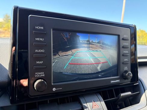 Used 2022 Toyota RAV4 LE image 23