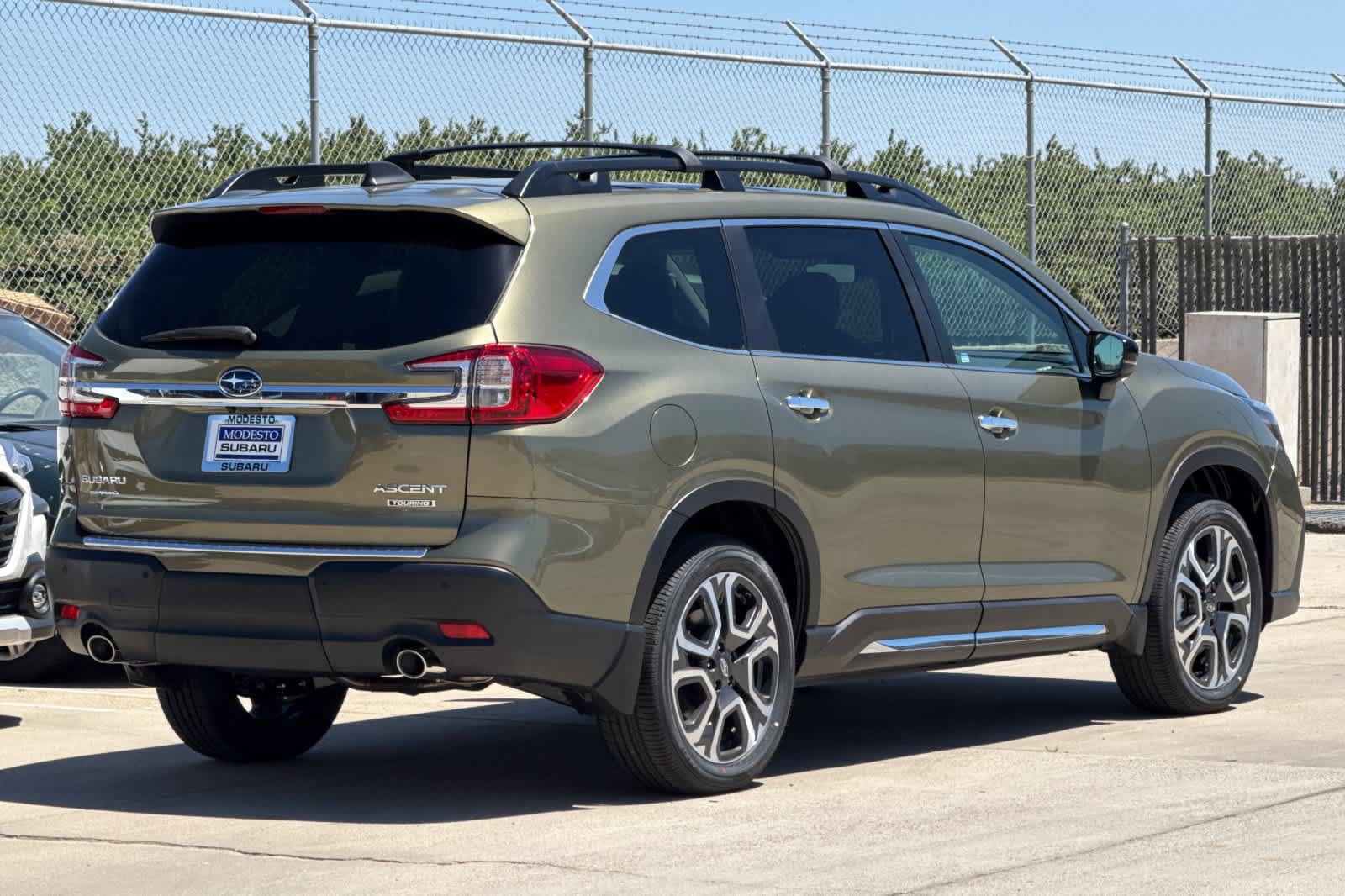 New 2026 Subaru Ascent Touring w/ Popular Package #1 AWD/4WD image 3