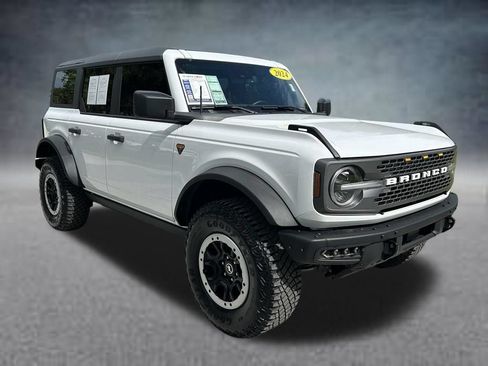 Used 2024 Ford Bronco Badlands w/ Sasquatch Package AWD/4WD image 3