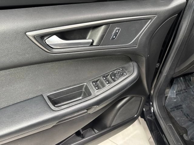 Used 2017 Ford Edge SE AWD/4WD image 9