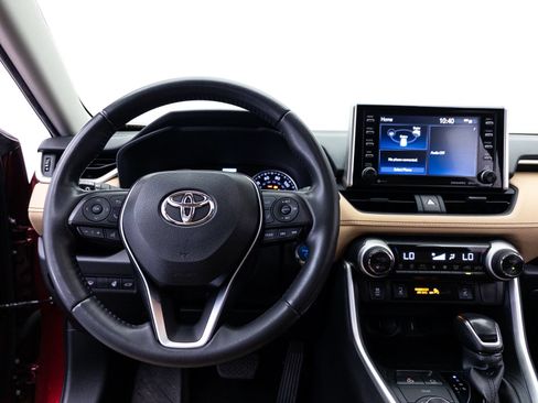 Used 2021 Toyota RAV4 XLE w/ Convenience Package AWD/4WD image 9