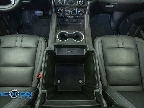 Used 2024 Chevrolet Suburban RST w/ Luxury Package AWD/4WD image 32