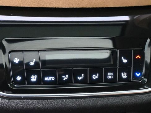 Used 2025 INFINITI QX80 Sensory image 21