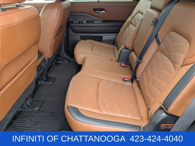 Used 2023 Nissan Pathfinder Platinum w/ Cargo Package AWD/4WD image 23