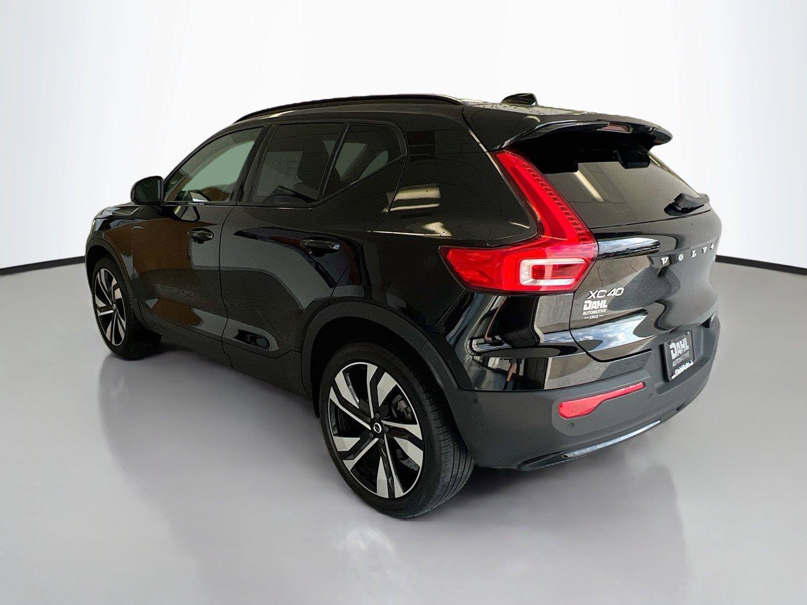Used 2023 Volvo XC40 B5 Ultimate w/ Protection Package Premier AWD/4WD image 10