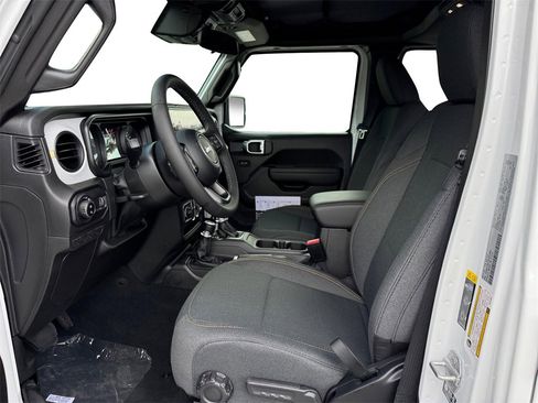 New 2025 Jeep Gladiator Sport image 9