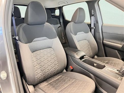 Used 2025 Nissan Kicks SV image 12
