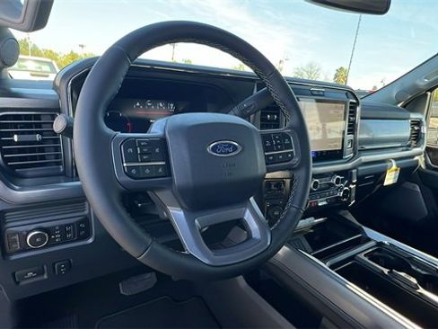 New 2025 Ford F250 Lariat w/ Black Appearance Package image 28