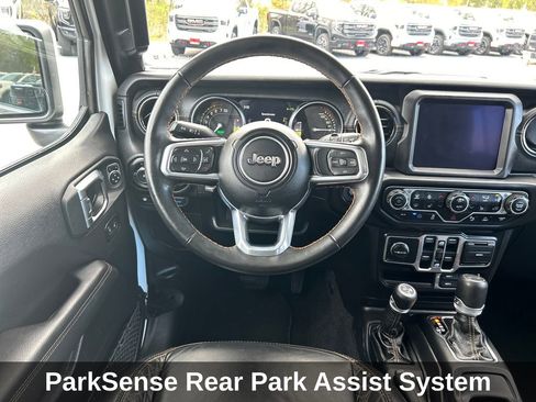 Used 2021 Jeep Wrangler Unlimited Sahara AWD/4WD image 15