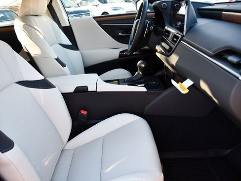 New 2025 Lexus ES 350 w/ Premium Package image 29