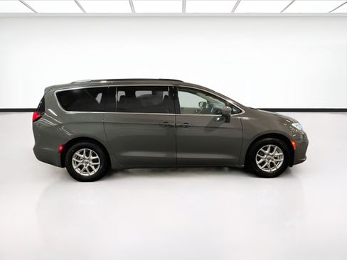 Used 2022 Chrysler Pacifica Touring-L FWD image 23