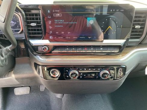 Used 2024 Chevrolet Silverado 1500 LT AWD/4WD image 27