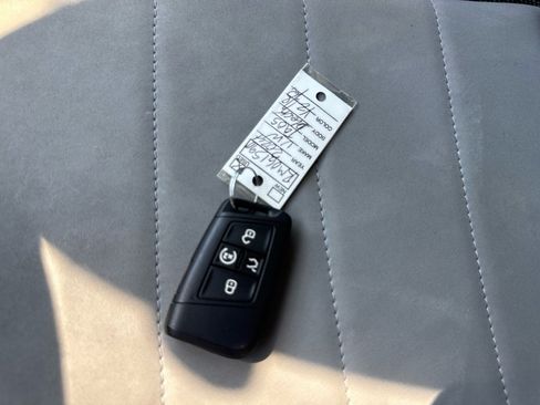 Used 2024 Volkswagen Taos SE AWD/4WD image 45