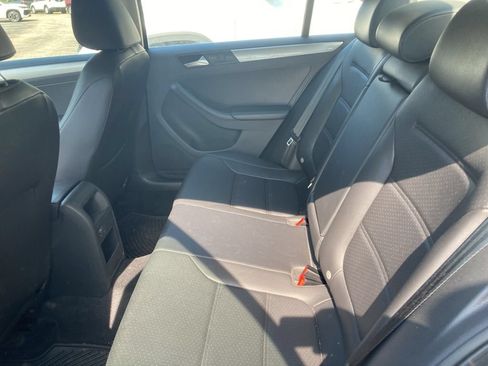 Used 2018 Volkswagen Jetta SE FWD image 11