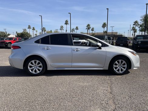 Used 2021 Toyota Corolla LE w/ Carpet Mat Package (TMS) image 6