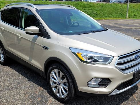 Used 2017 Ford Escape Titanium w/ Equipment Group 301A FWD image 2