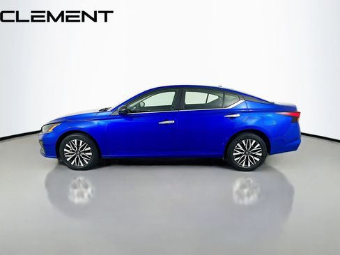 Used 2025 Nissan Altima 2.5 SV AWD/4WD image 6