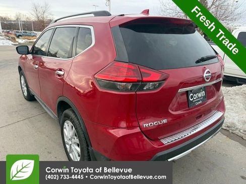 Used 2017 Nissan Rogue SV w/ Midnight Edition image 7