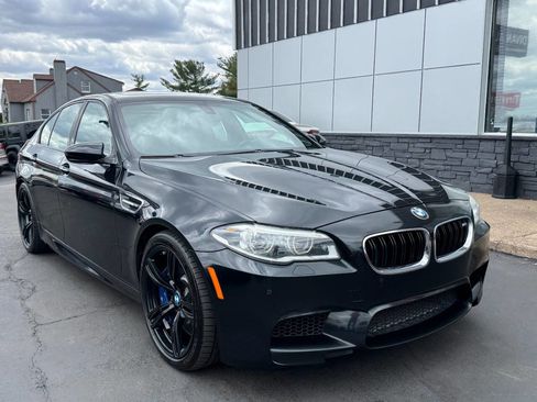Used 2014 BMW M5 image 10