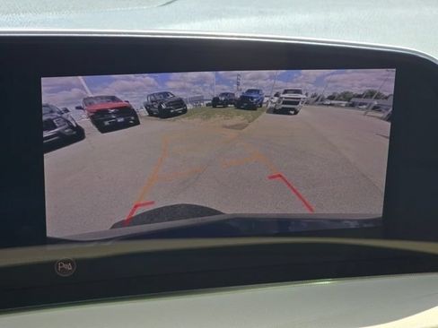 Used 2024 Cadillac XT4 Luxury w/ Cold Weather Package FWD image 8