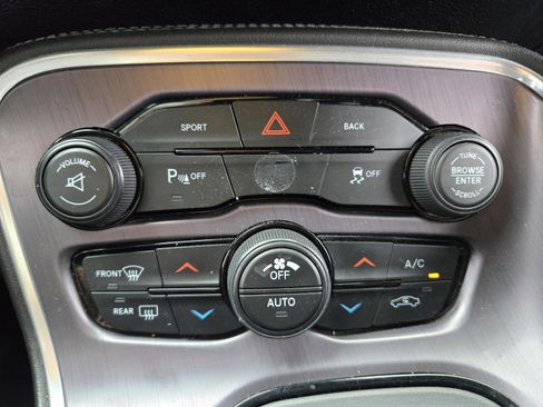 Used 2016 Dodge Challenger R/T Plus image 20