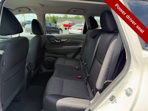 Used 2017 Nissan Rogue SV FWD image 29