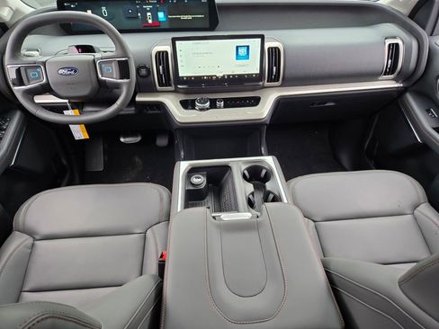 New 2025 Ford Expedition Active image 12